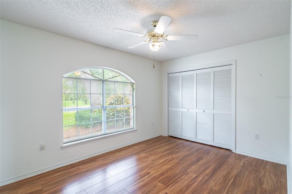 For Sale: $400,000 (3 beds, 2 baths, 1805 Square Feet)