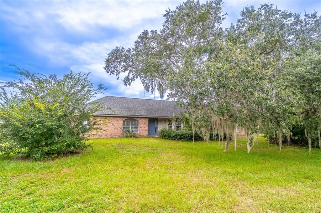 For Sale: $400,000 (3 beds, 2 baths, 1805 Square Feet)