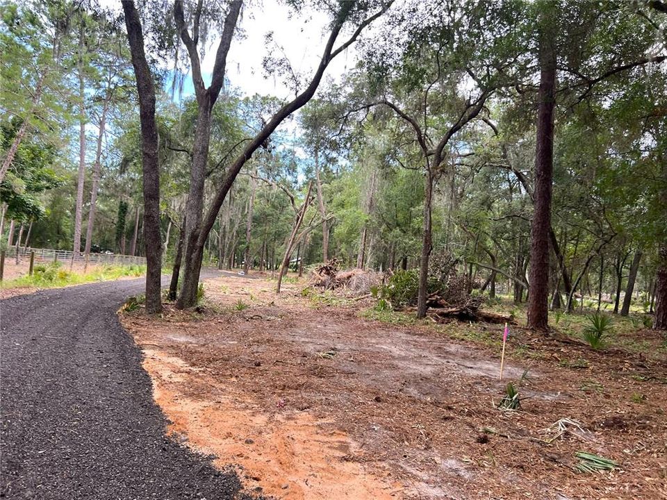 待售: $299,000 (4.60 acres)