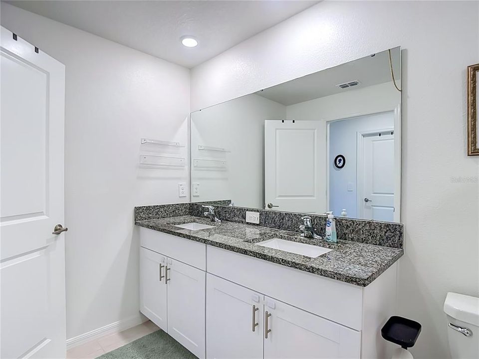 For Sale: $285,000 (3 beds, 2 baths, 1634 Square Feet)