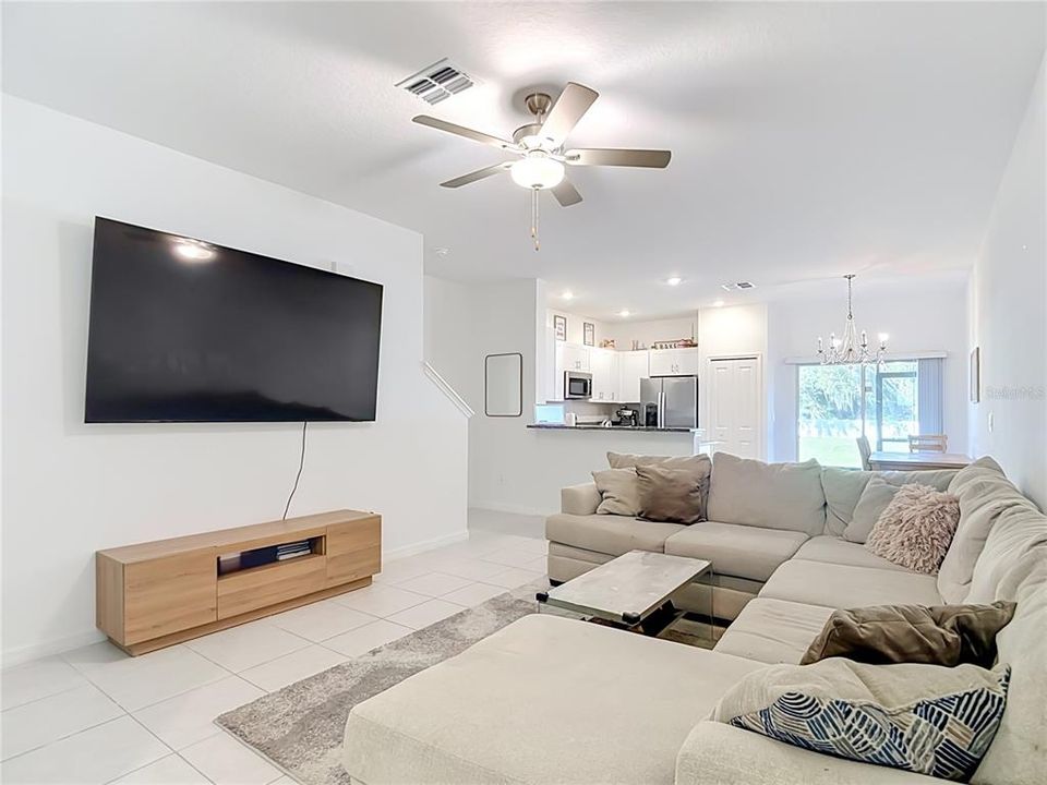 For Sale: $285,000 (3 beds, 2 baths, 1634 Square Feet)
