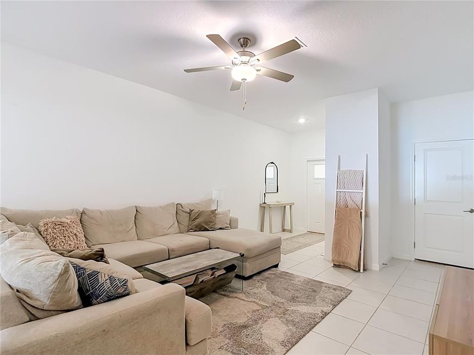 For Sale: $285,000 (3 beds, 2 baths, 1634 Square Feet)