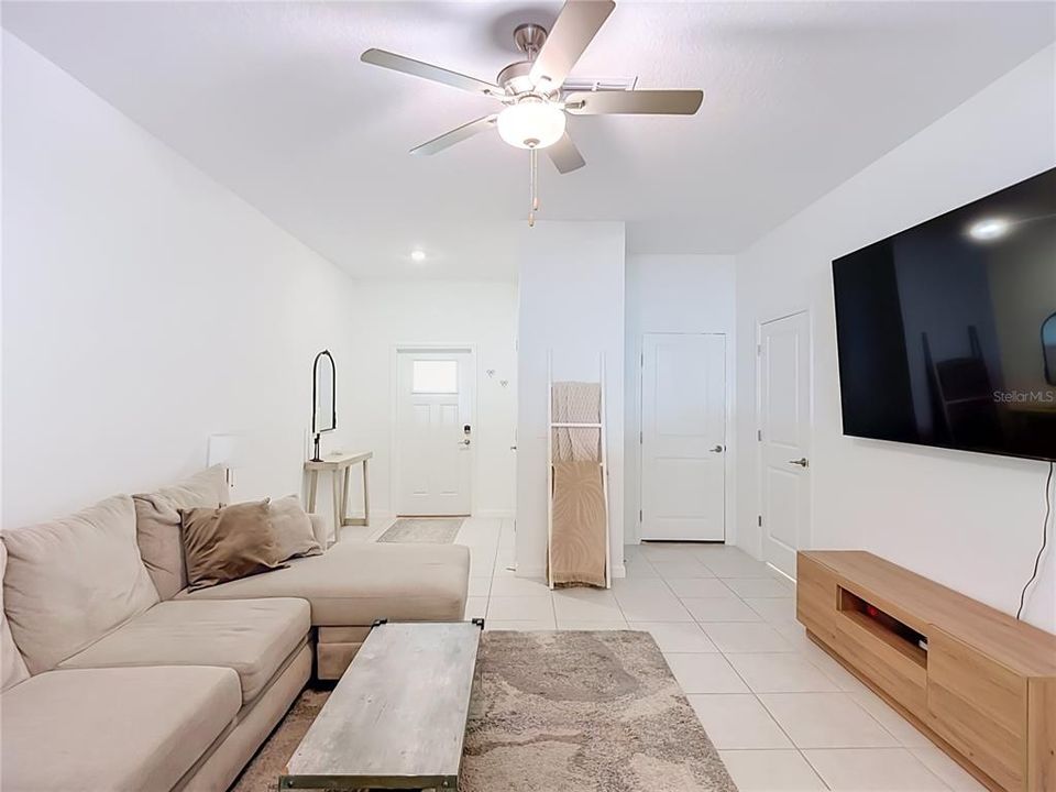 For Sale: $285,000 (3 beds, 2 baths, 1634 Square Feet)