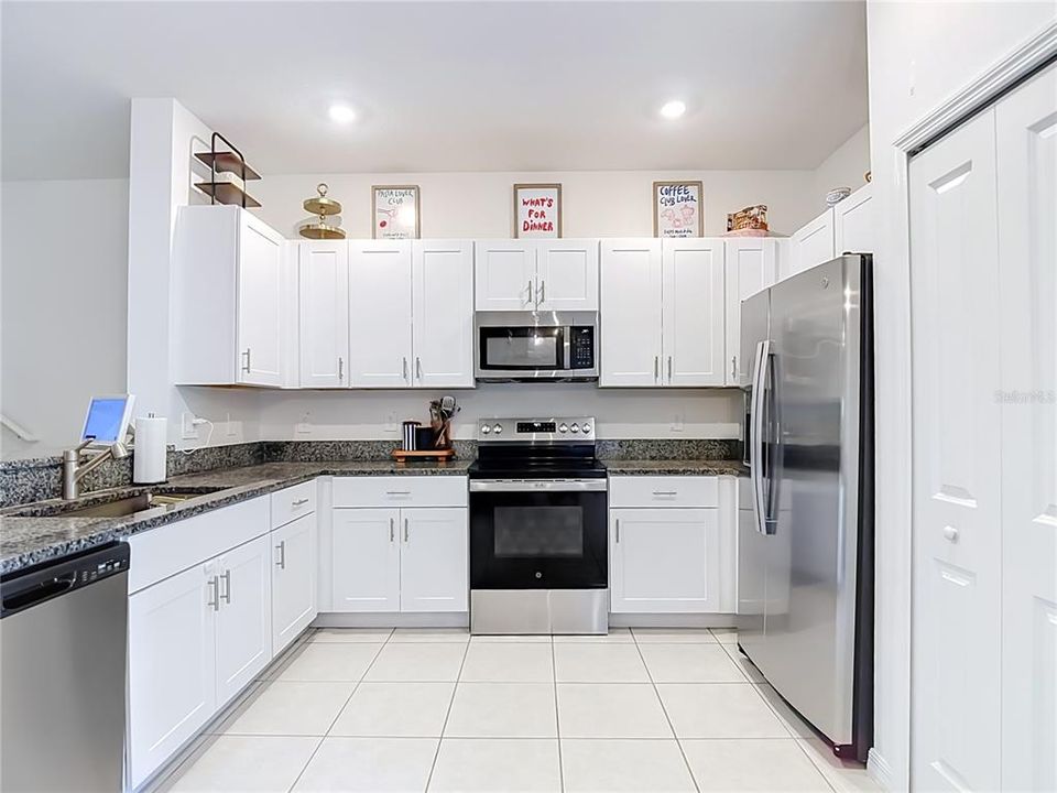 For Sale: $285,000 (3 beds, 2 baths, 1634 Square Feet)