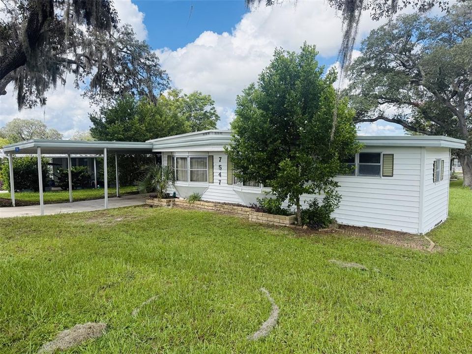 For Sale: $107,900 (2 beds, 1 baths, 768 Square Feet)
