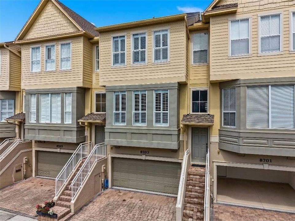 For Sale: $715,000 (4 beds, 3 baths, 2540 Square Feet)