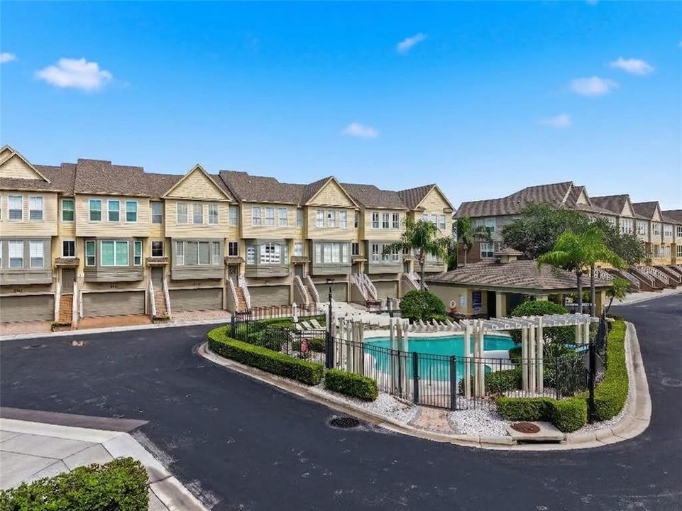 For Sale: $715,000 (4 beds, 3 baths, 2540 Square Feet)