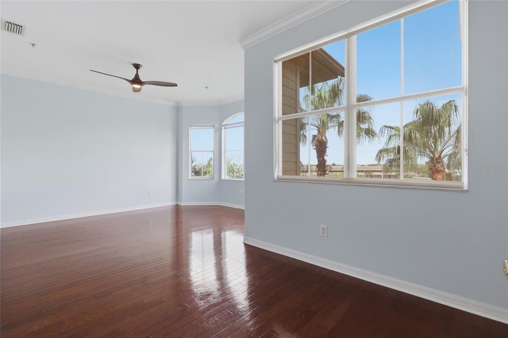 For Sale: $715,000 (4 beds, 3 baths, 2540 Square Feet)