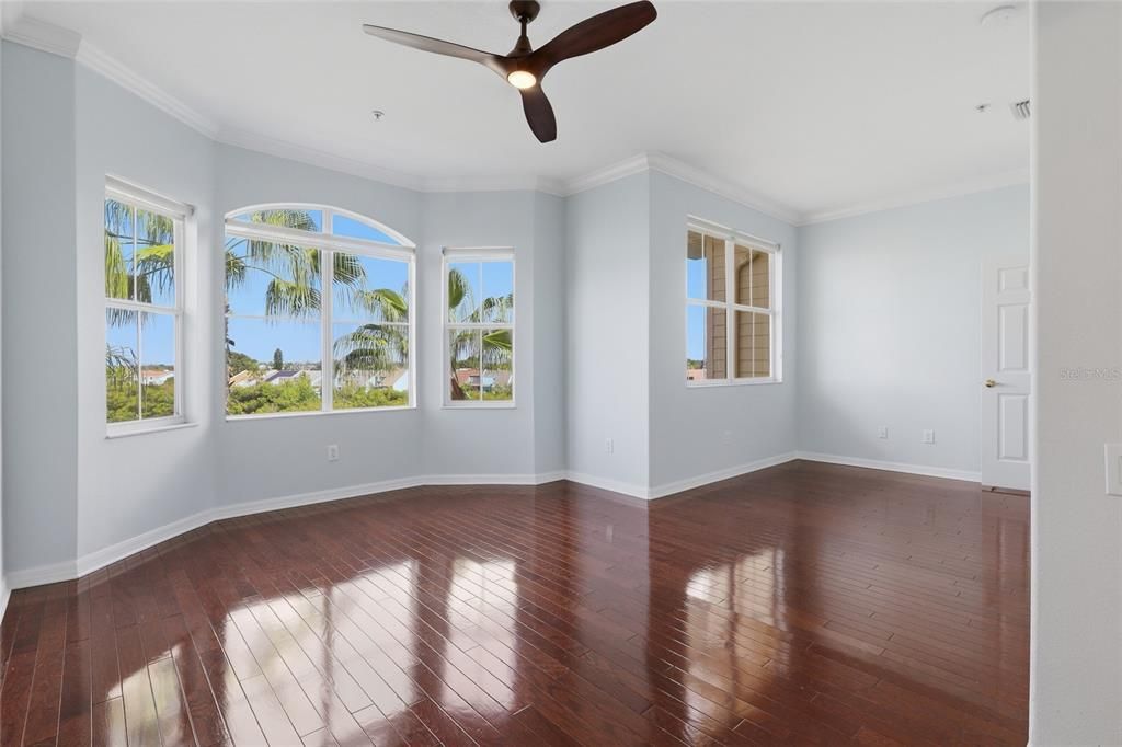 For Sale: $715,000 (4 beds, 3 baths, 2540 Square Feet)