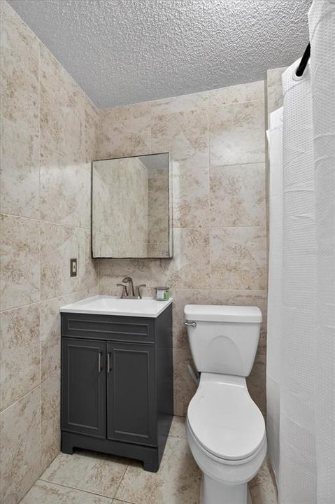 На продажу: $225,000 (2 спален, 2 ванн, 855 Квадратных фут)