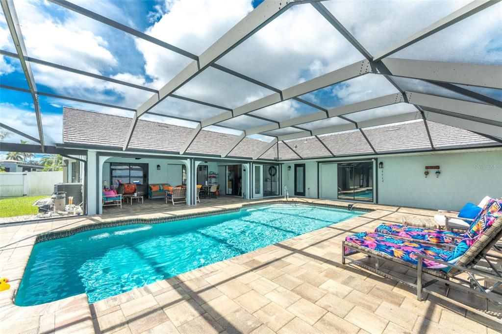 For Sale: $1,299,999 (4 beds, 2 baths, 2174 Square Feet)