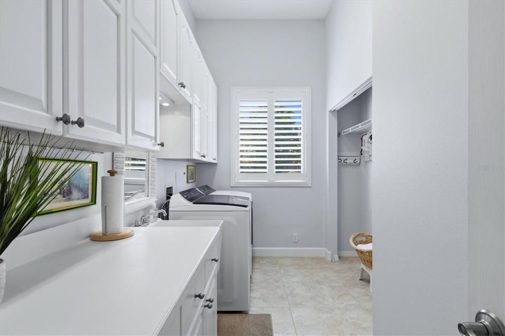For Sale: $725,000 (3 beds, 2 baths, 2228 Square Feet)