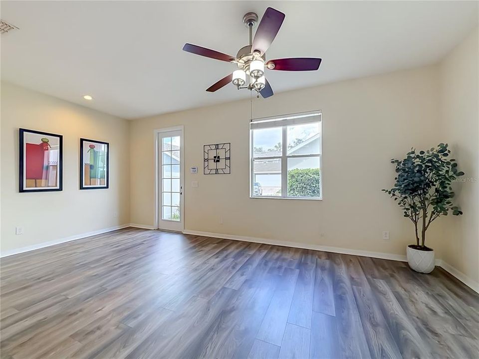 For Sale: $339,000 (3 beds, 2 baths, 1428 Square Feet)