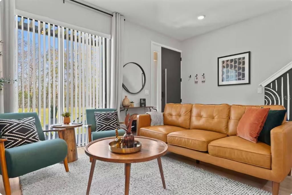 En Venta: $375,000 (3 camas, 3 baños, 1372 Pies cuadrados)