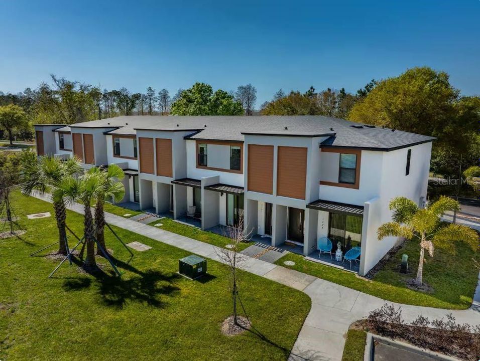 En Venta: $375,000 (3 camas, 3 baños, 1372 Pies cuadrados)