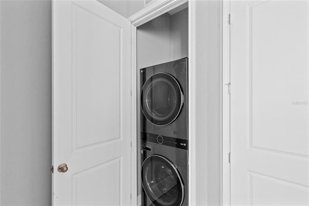 For Rent: $1,700 (1 beds, 1 baths, 560 Square Feet)