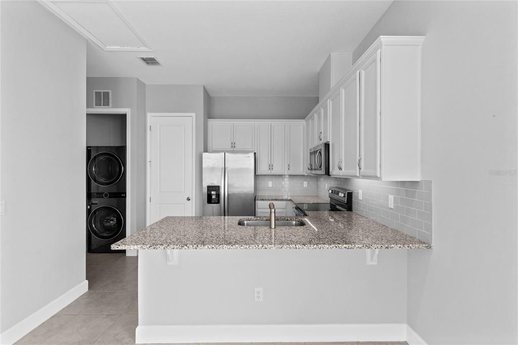 For Rent: $1,700 (1 beds, 1 baths, 560 Square Feet)