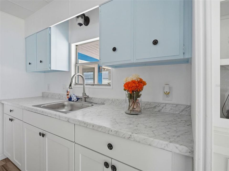 For Sale: $159,000 (2 beds, 2 baths, 1104 Square Feet)