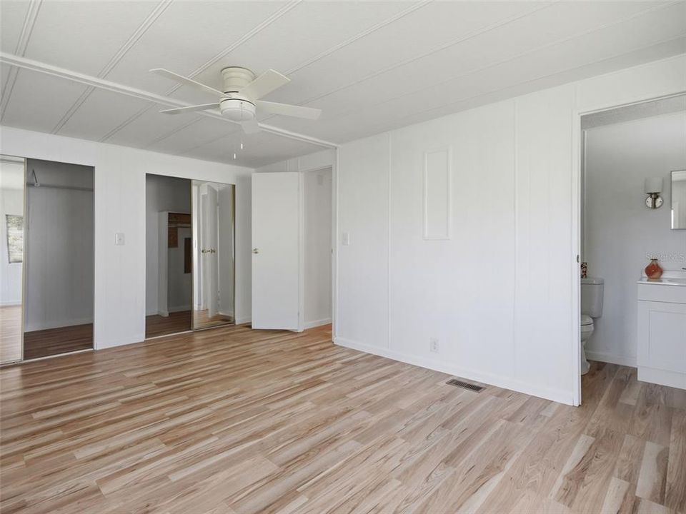 For Sale: $159,000 (2 beds, 2 baths, 1104 Square Feet)