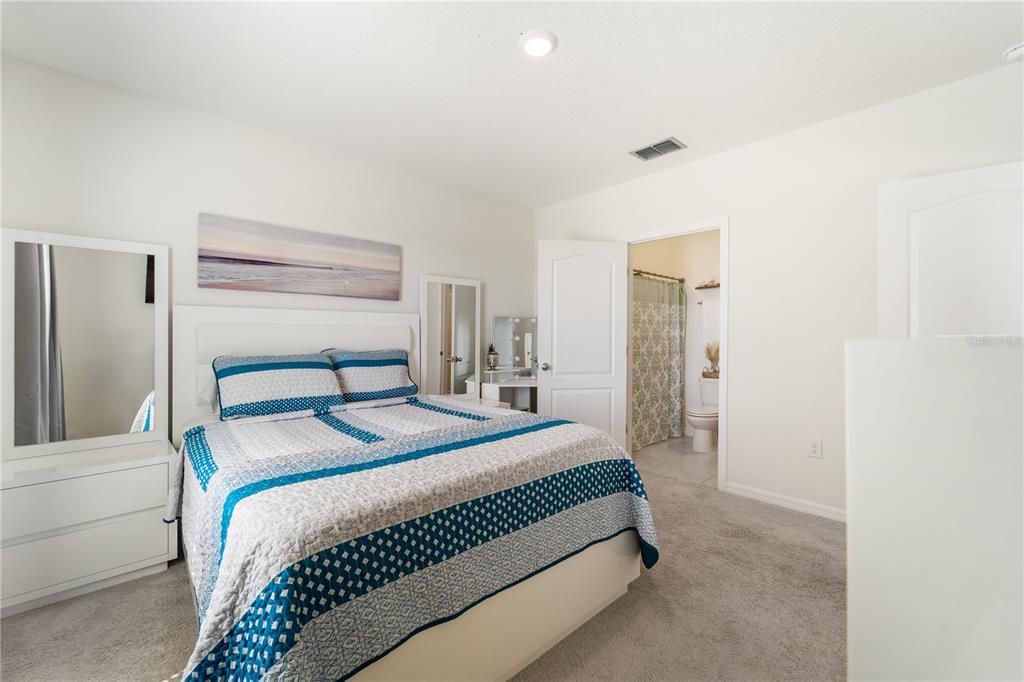 For Sale: $279,900 (4 beds, 2 baths, 1500 Square Feet)