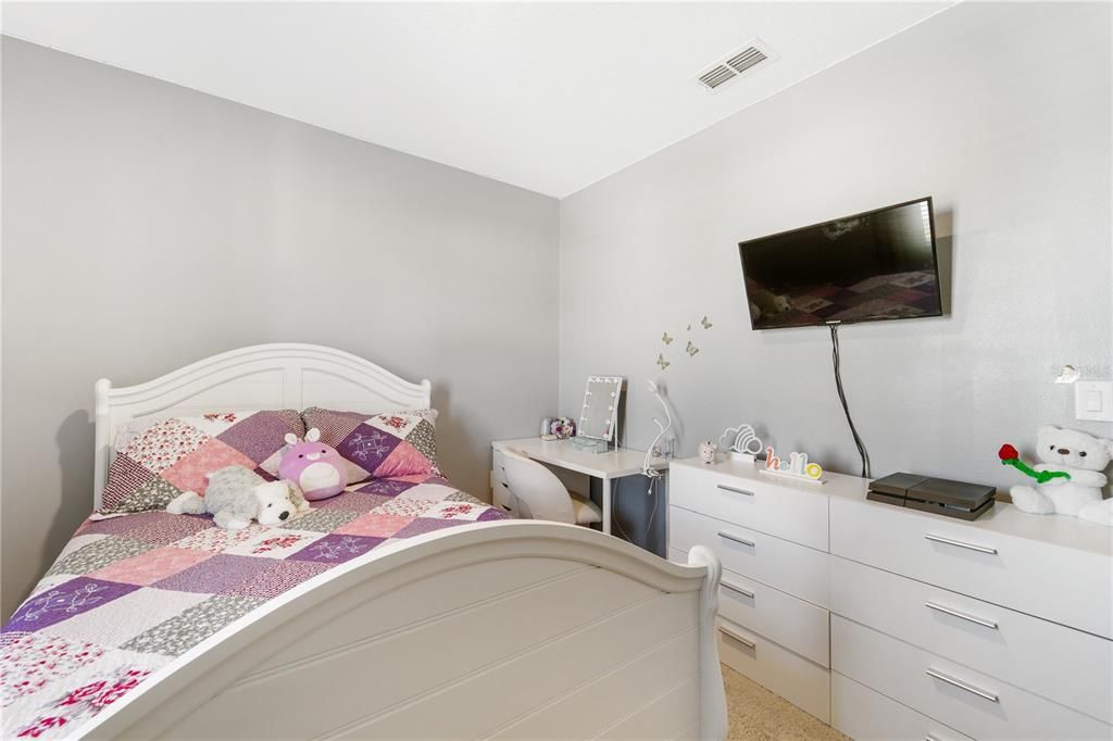 For Sale: $279,900 (4 beds, 2 baths, 1500 Square Feet)
