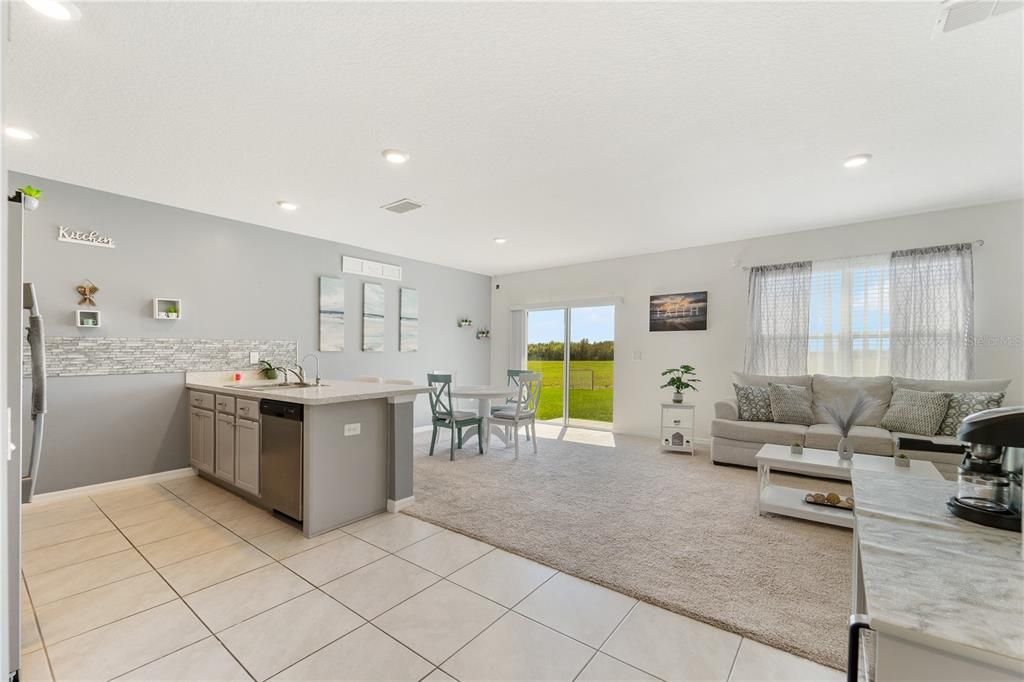 For Sale: $279,900 (4 beds, 2 baths, 1500 Square Feet)