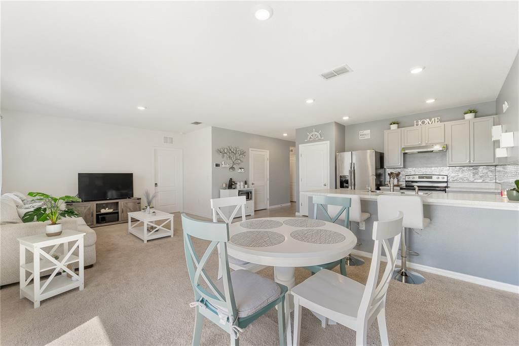 For Sale: $279,900 (4 beds, 2 baths, 1500 Square Feet)