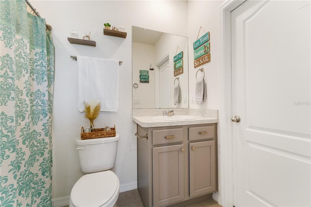 For Sale: $279,900 (4 beds, 2 baths, 1500 Square Feet)