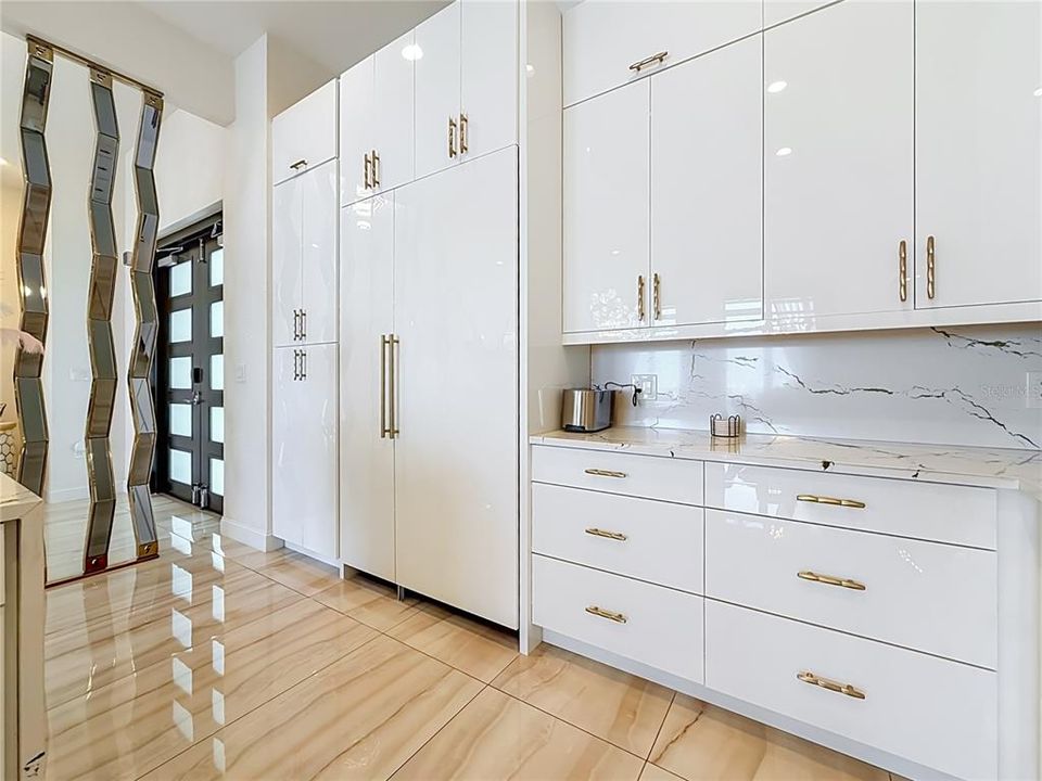 В аренду: $12,000 (5 спален, 3 ванн, 3606 Квадратных фут)