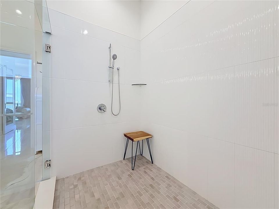 В аренду: $12,000 (5 спален, 3 ванн, 3606 Квадратных фут)