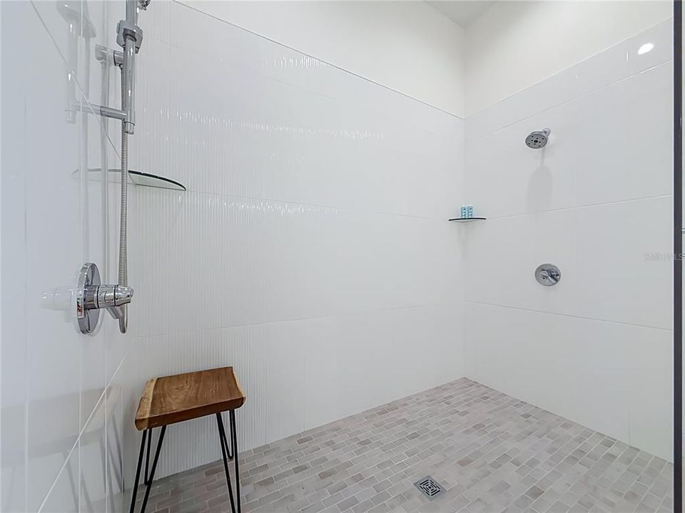 В аренду: $12,000 (5 спален, 3 ванн, 3606 Квадратных фут)