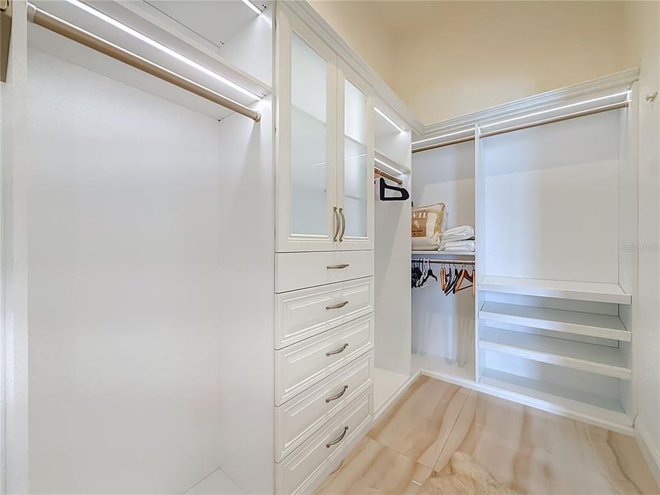 В аренду: $12,000 (5 спален, 3 ванн, 3606 Квадратных фут)
