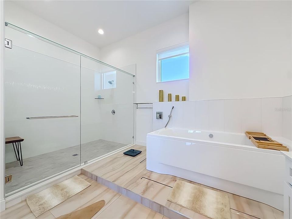 В аренду: $12,000 (5 спален, 3 ванн, 3606 Квадратных фут)