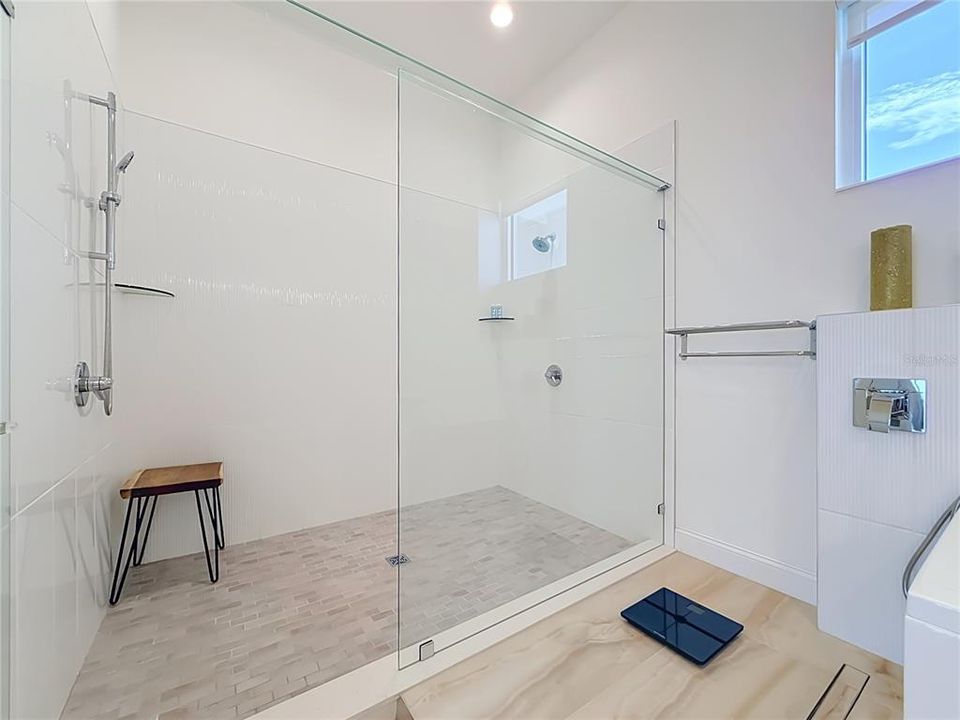 В аренду: $12,000 (5 спален, 3 ванн, 3606 Квадратных фут)