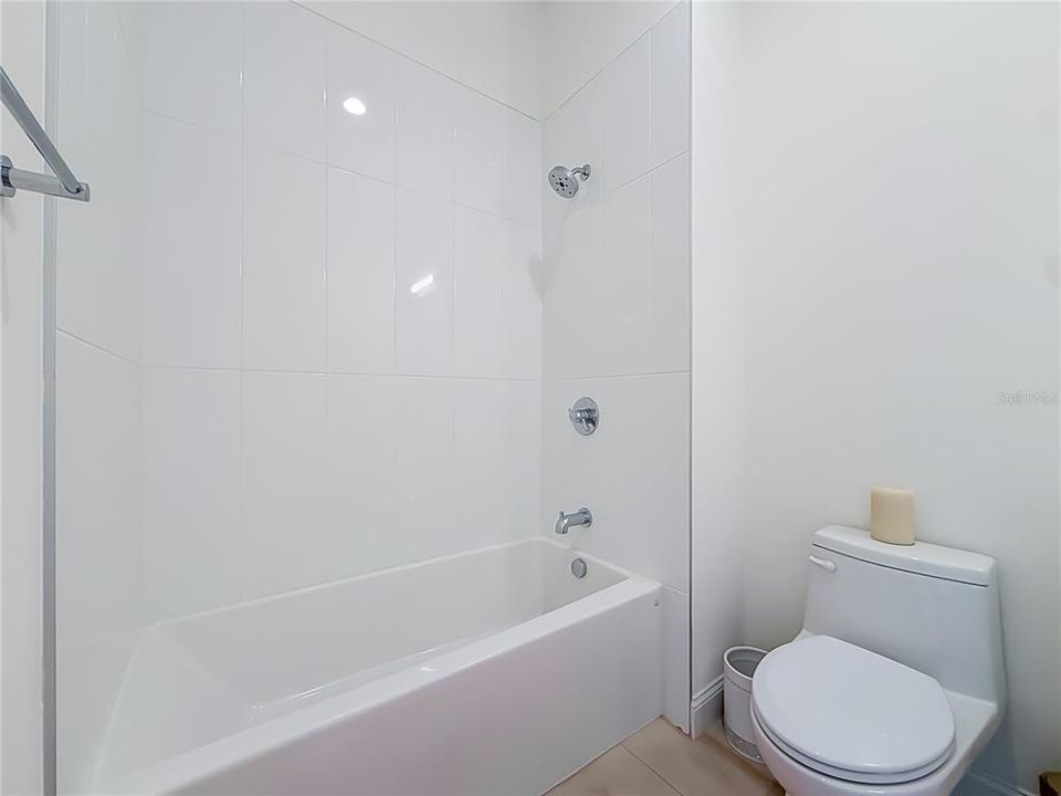 В аренду: $12,000 (5 спален, 3 ванн, 3606 Квадратных фут)