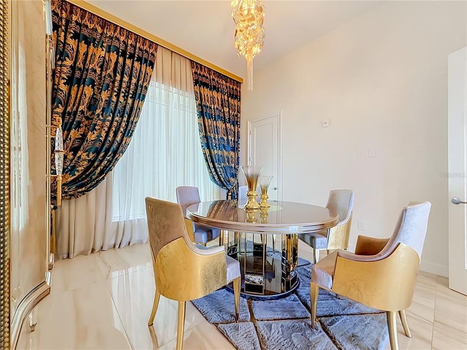 В аренду: $12,000 (5 спален, 3 ванн, 3606 Квадратных фут)