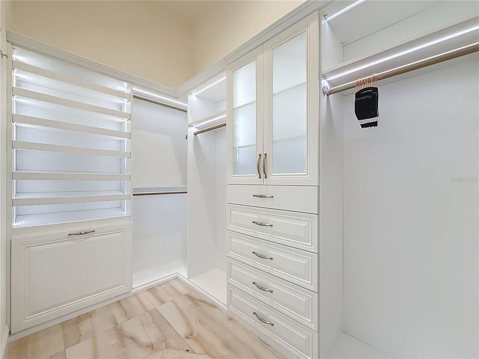 В аренду: $12,000 (5 спален, 3 ванн, 3606 Квадратных фут)