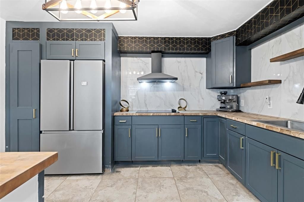 На продажу: $699,999 (3 спален, 2 ванн, 1228 Квадратных фут)