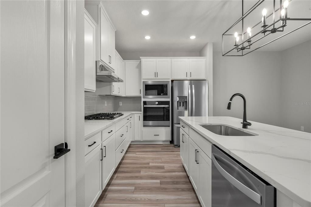 For Sale: $515,900 (5 beds, 3 baths, 2266 Square Feet)