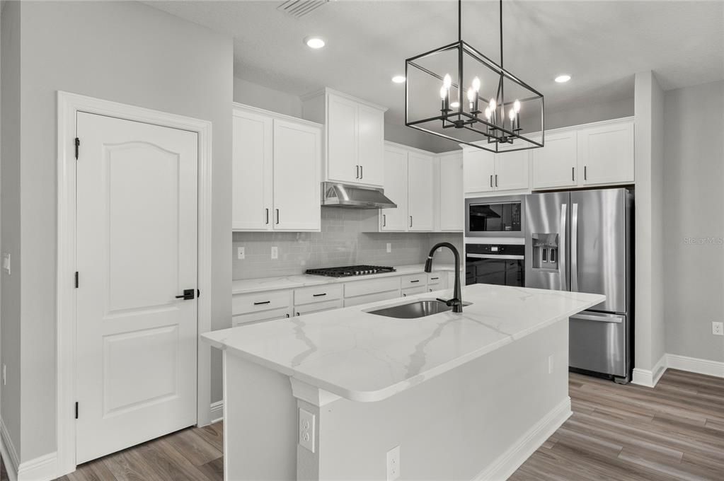 For Sale: $515,900 (5 beds, 3 baths, 2266 Square Feet)