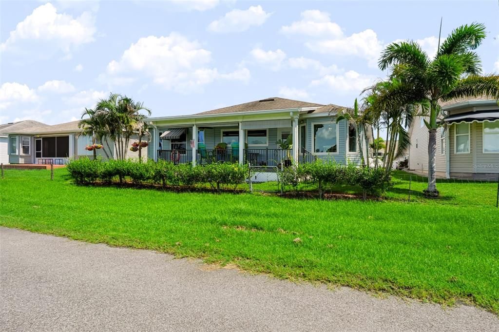 For Sale: $419,500 (2 beds, 2 baths, 1697 Square Feet)