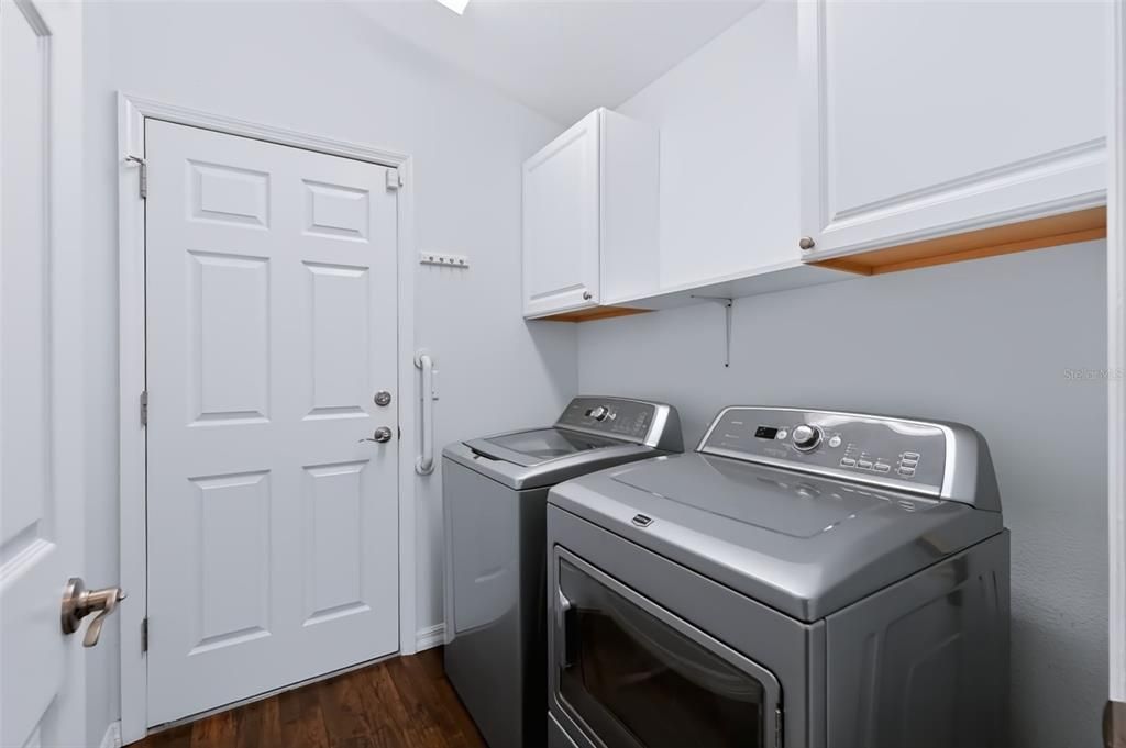 For Sale: $419,500 (2 beds, 2 baths, 1697 Square Feet)