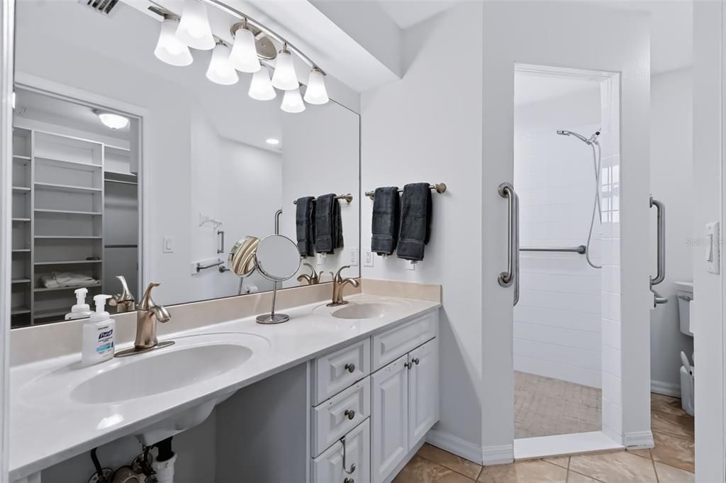For Sale: $419,500 (2 beds, 2 baths, 1697 Square Feet)