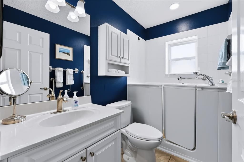For Sale: $419,500 (2 beds, 2 baths, 1697 Square Feet)