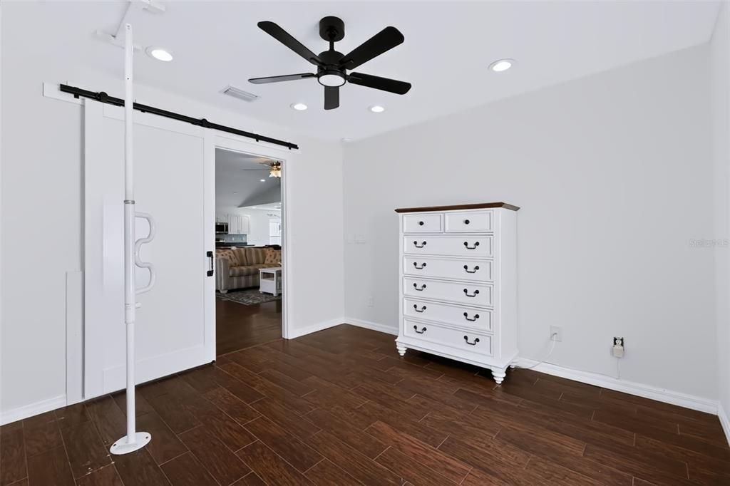 For Sale: $419,500 (2 beds, 2 baths, 1697 Square Feet)