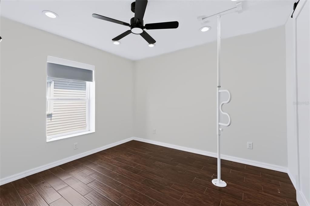For Sale: $419,500 (2 beds, 2 baths, 1697 Square Feet)