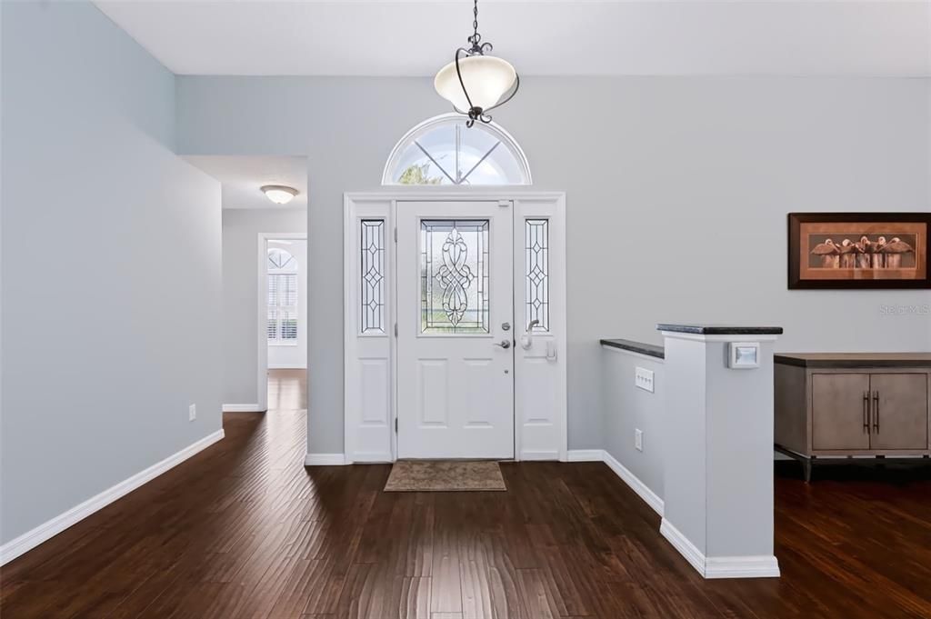 For Sale: $419,500 (2 beds, 2 baths, 1697 Square Feet)