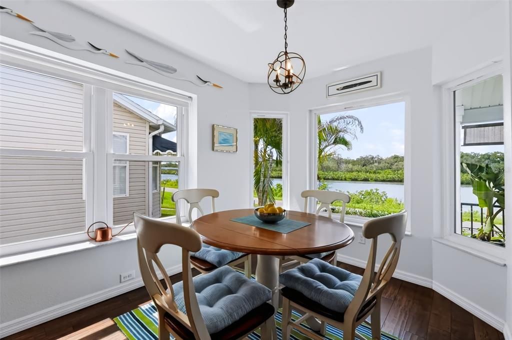 For Sale: $419,500 (2 beds, 2 baths, 1697 Square Feet)