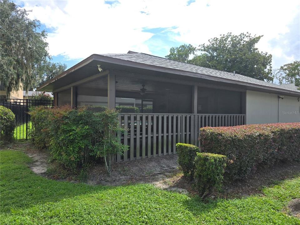 For Sale: $155,000 (2 beds, 2 baths, 1133 Square Feet)