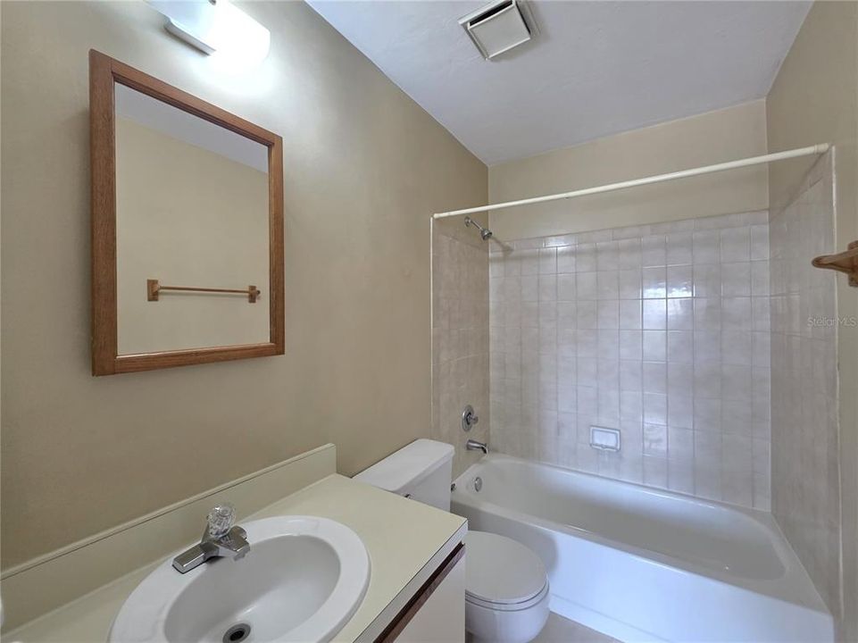 For Sale: $155,000 (2 beds, 2 baths, 1133 Square Feet)